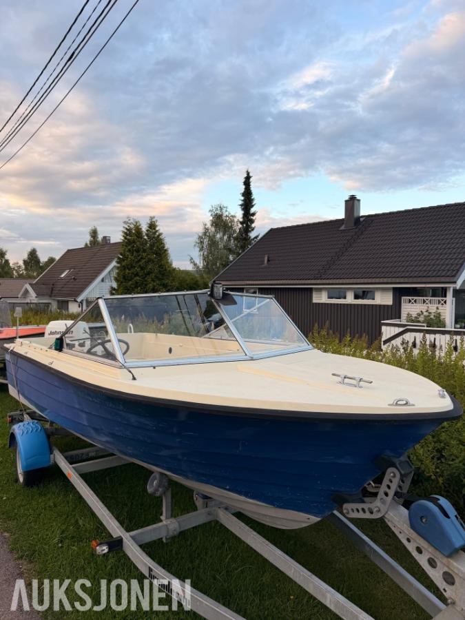 1990 SeaRay 160 båt med motor og henger