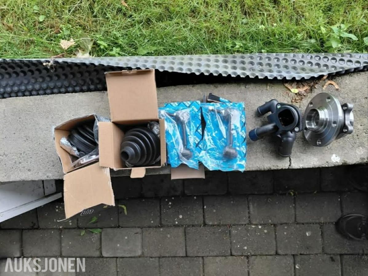 2011 Diverse nye bildeler TIL  Vw  Touran