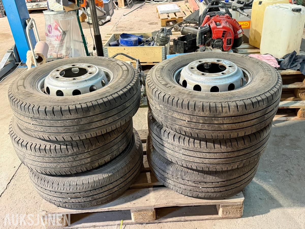 2019 6 stk Iveco felger med Michelin 225/75R16C sommerdekk