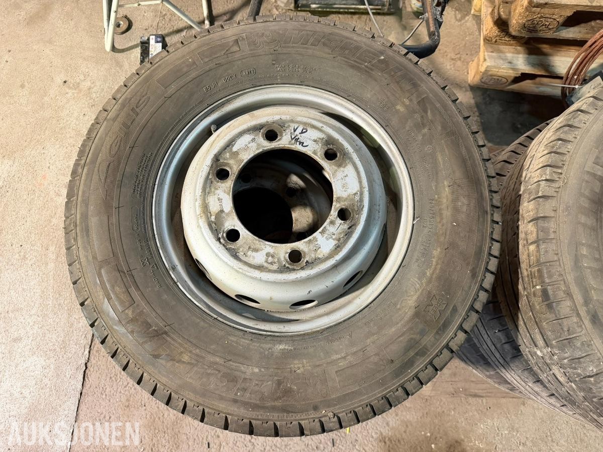 2019 6 stk Iveco felger med Michelin 225/75R16C sommerdekk