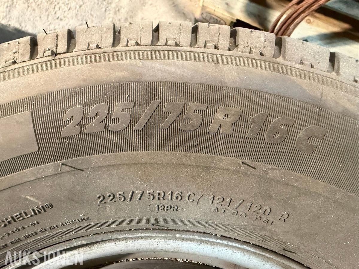 2019 6 stk Iveco felger med Michelin 225/75R16C sommerdekk