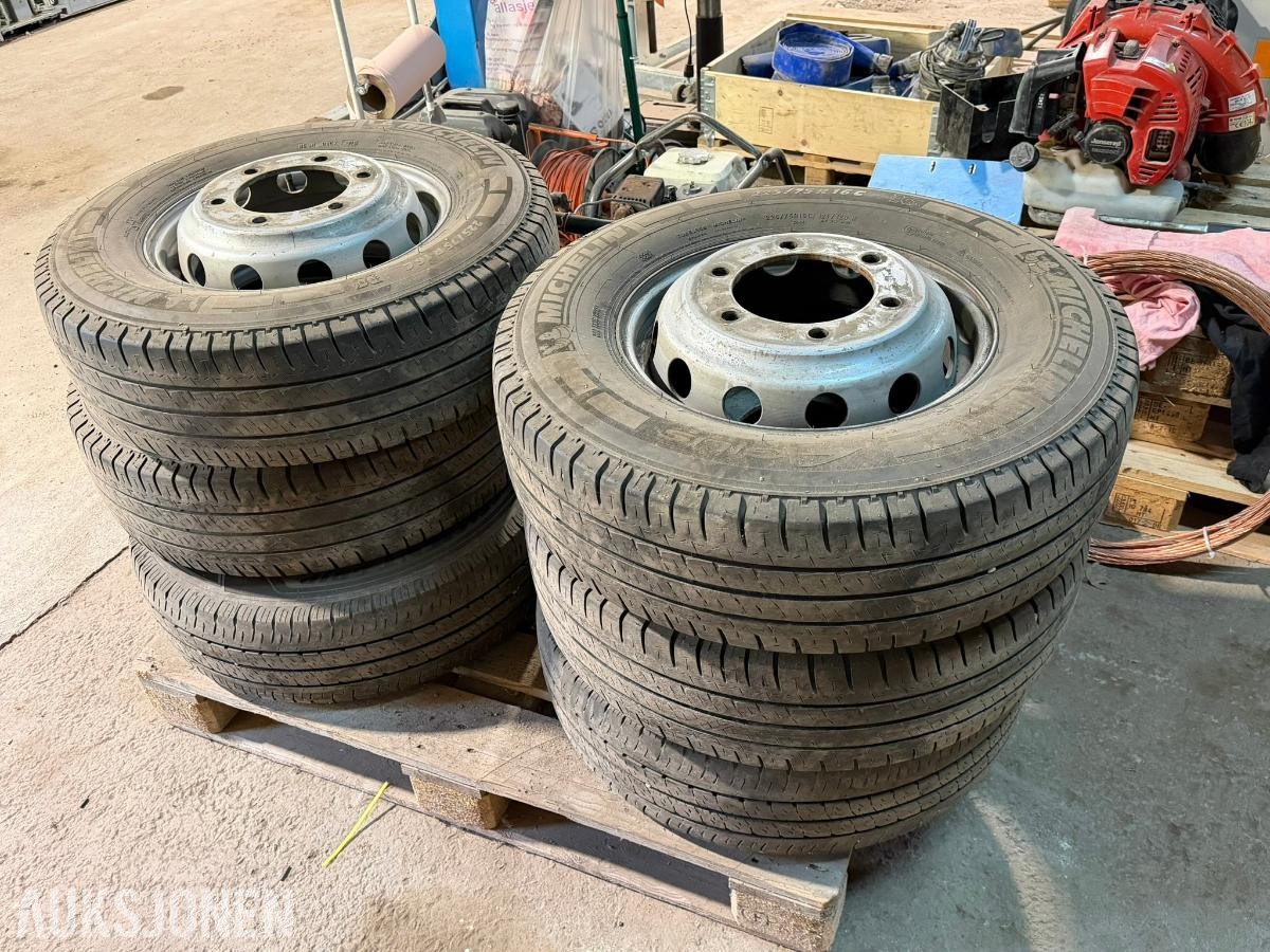 2019 6 stk Iveco felger med Michelin 225/75R16C sommerdekk