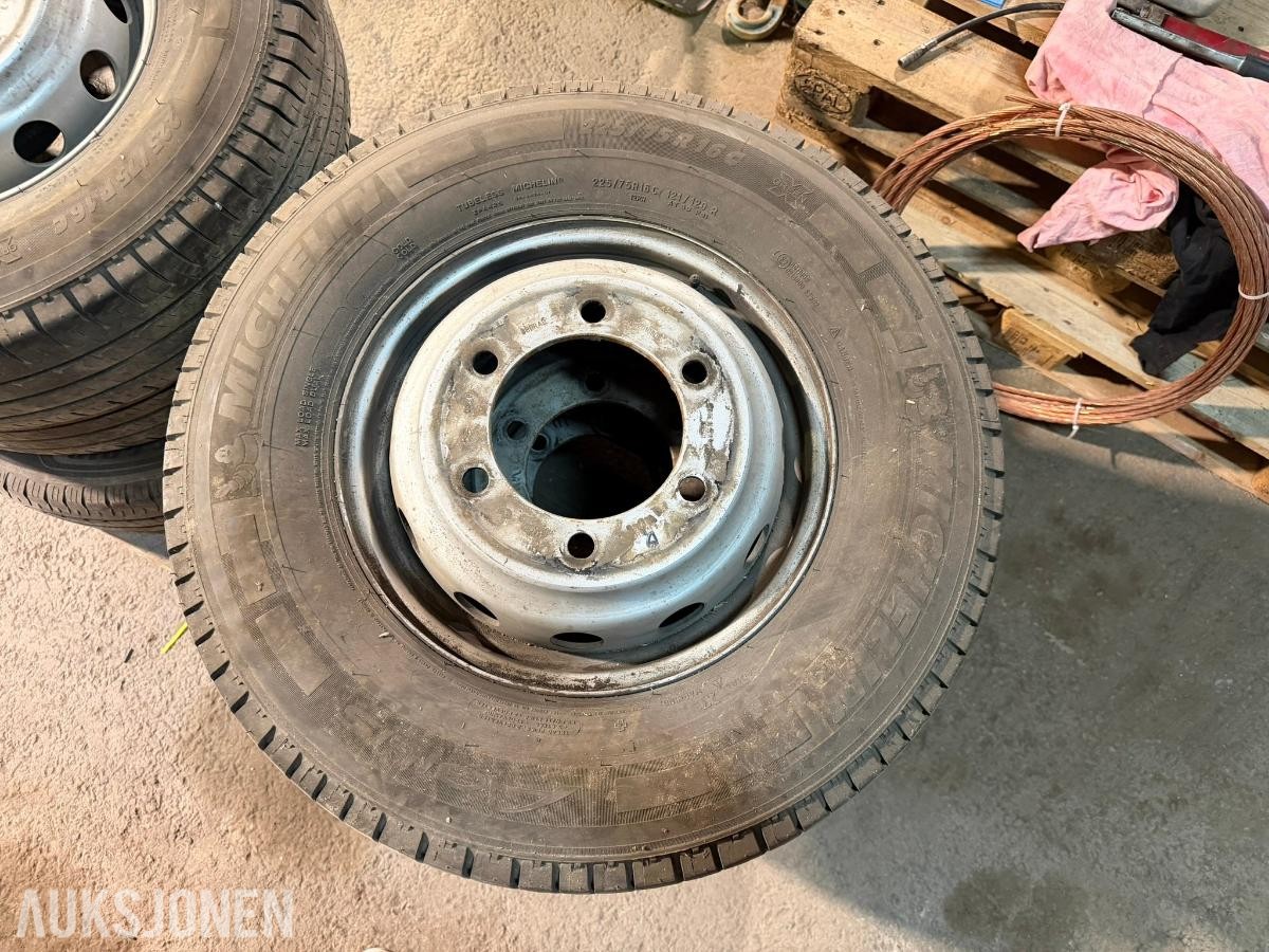 2019 6 stk Iveco felger med Michelin 225/75R16C sommerdekk