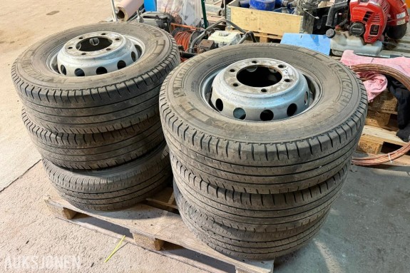 2019 6 stk Iveco felger med Michelin 225/75R16C sommerdekk