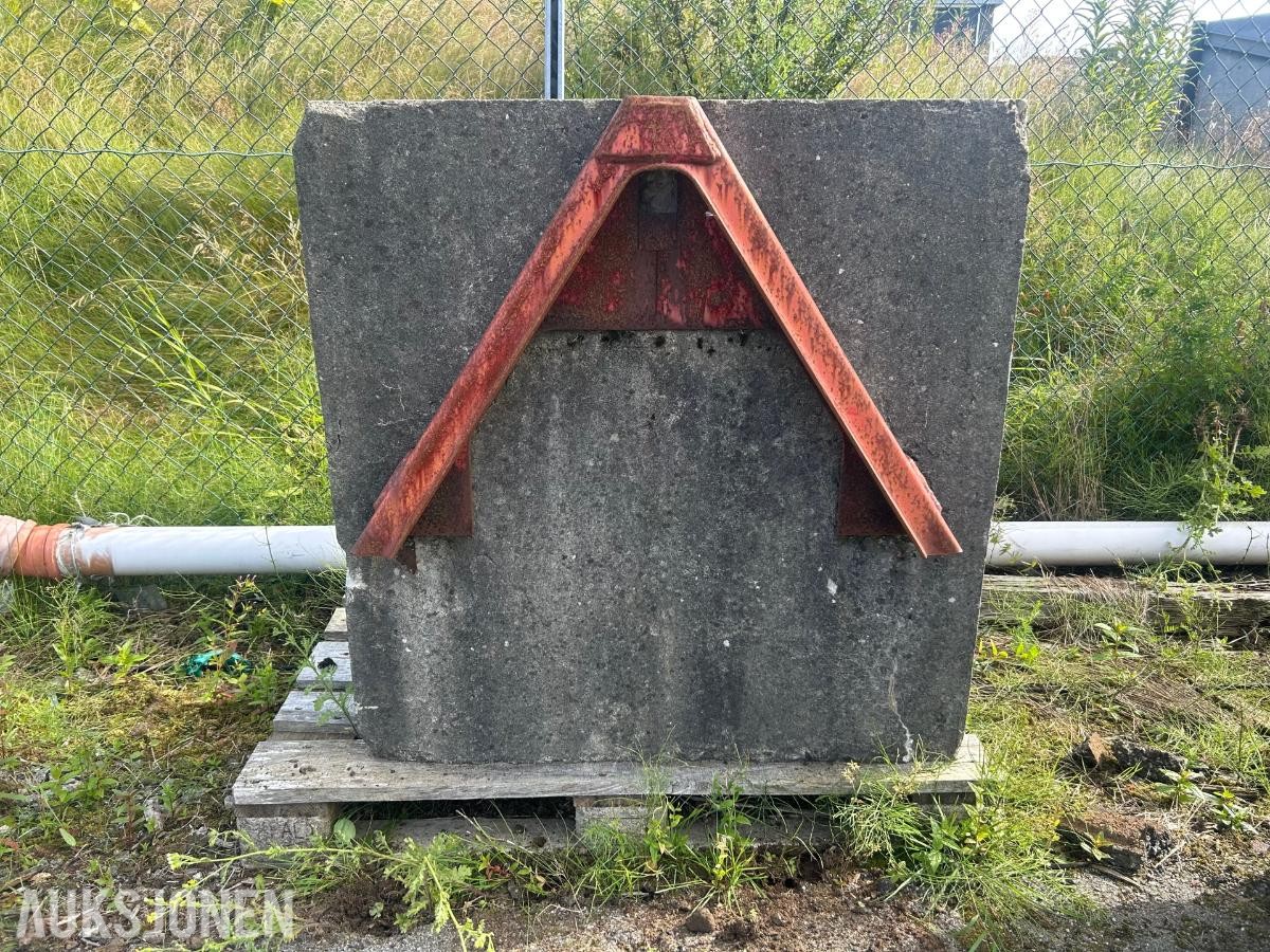 Betonglodd/motvekt Triangel feste