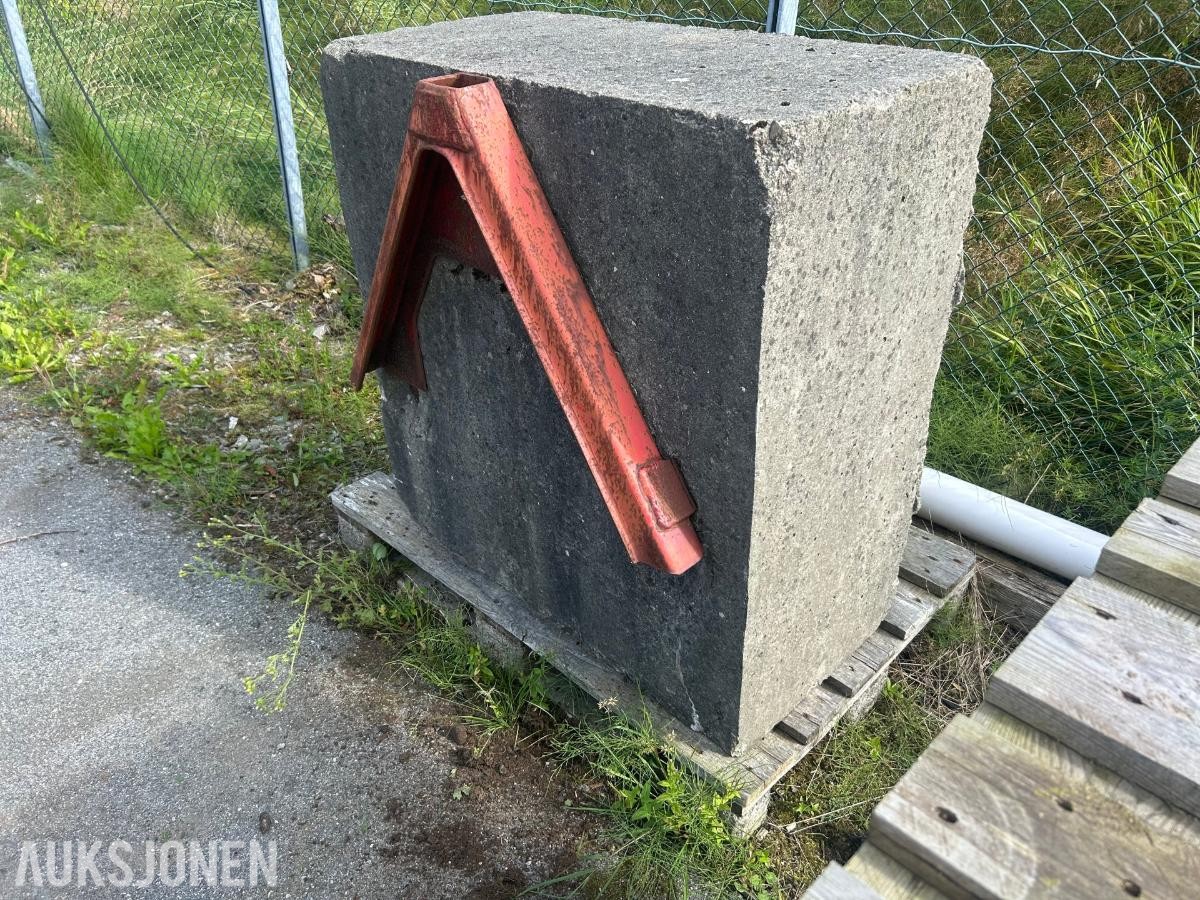 Betonglodd/motvekt Triangel feste