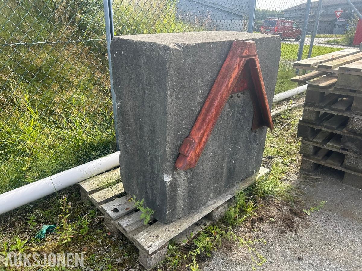 Betonglodd/motvekt Triangel feste