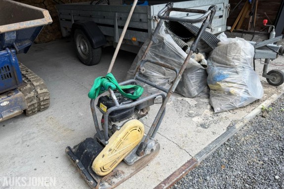 2017 Atlas Copco LF100 Vibroplate