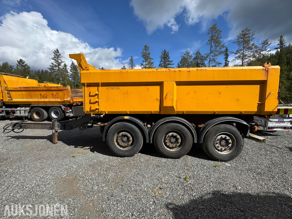 2006 HM KHMD-24L Trippelkjærre 19 960 kg nyttelast