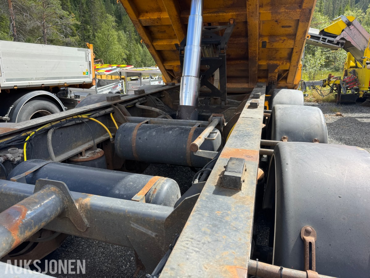 2006 HM KHMD-24L Trippelkjærre 19 960 kg nyttelast