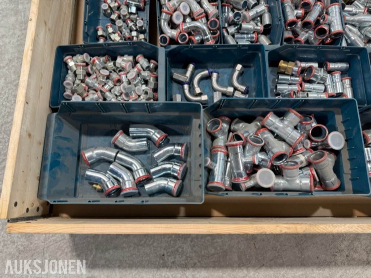Stort parti pressfittings og rørdeler