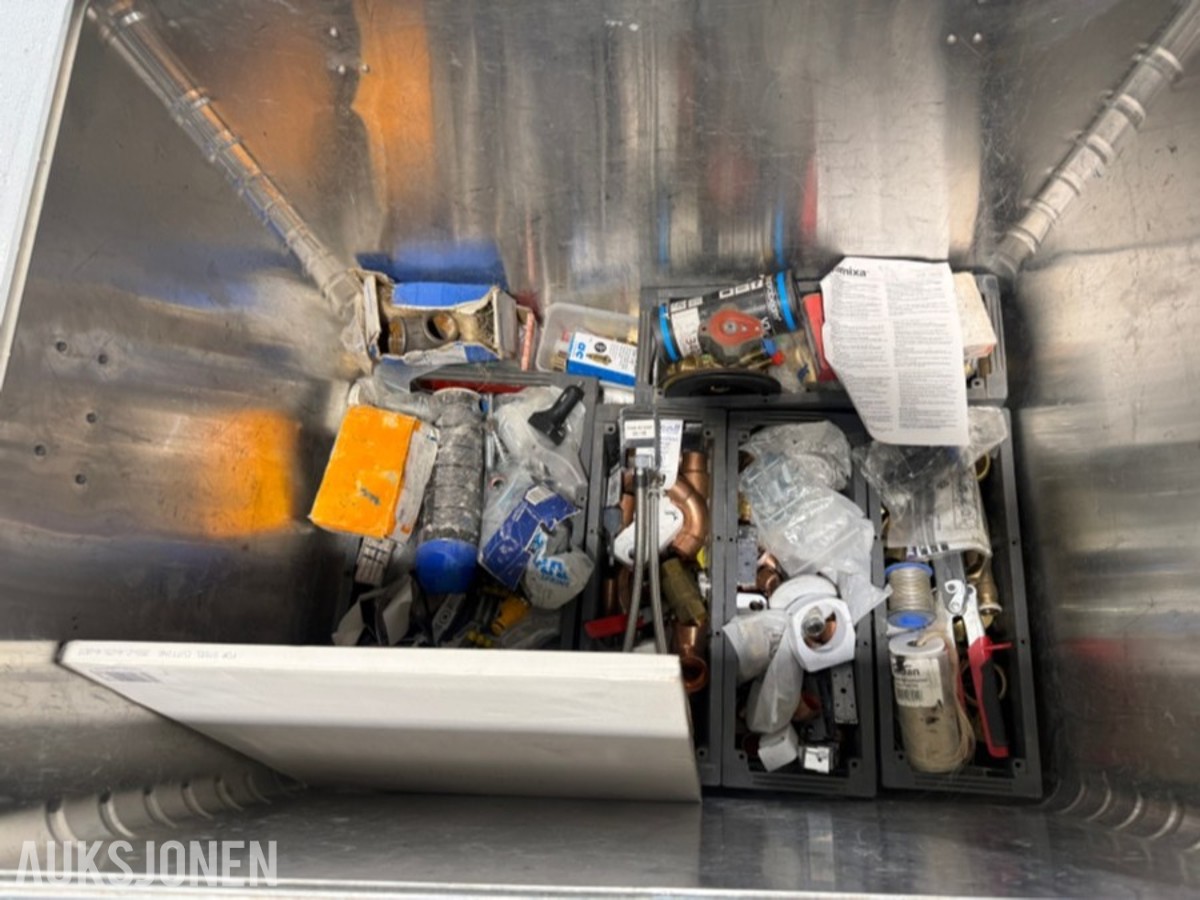 VVS- og festemateriell – Hilti, presskoblinger, rørklammer og aluminiumskassene 