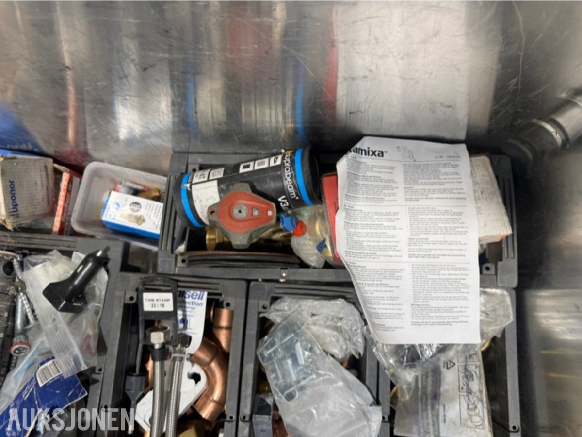 VVS- og festemateriell – Hilti, presskoblinger, rørklammer og aluminiumskassene 