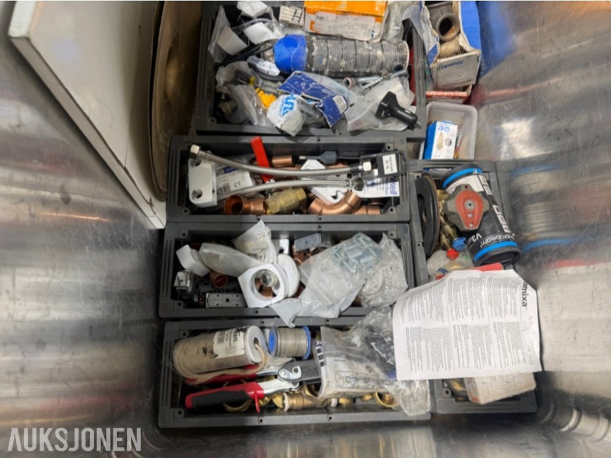 VVS- og festemateriell – Hilti, presskoblinger, rørklammer og aluminiumskassene 