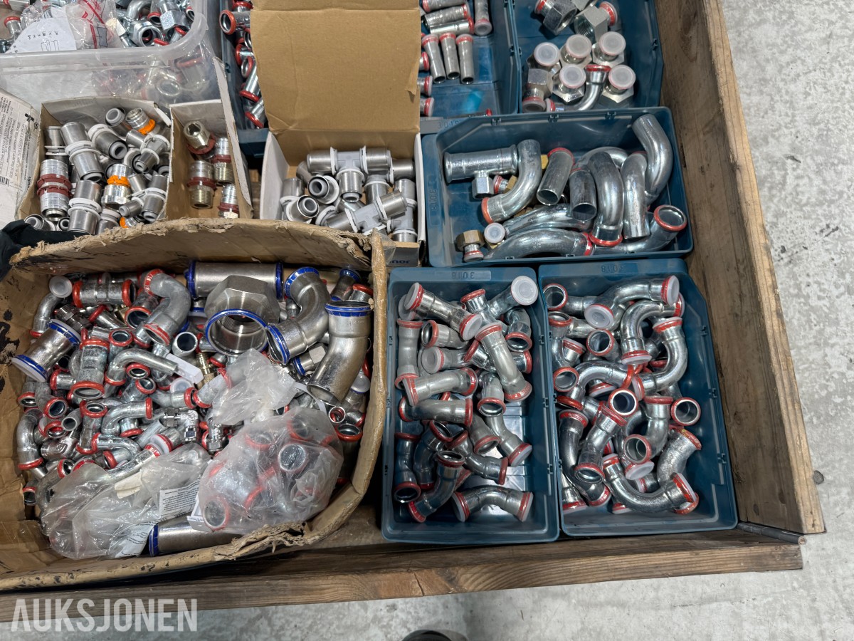 Parti med pressfittings og rørkoblinger