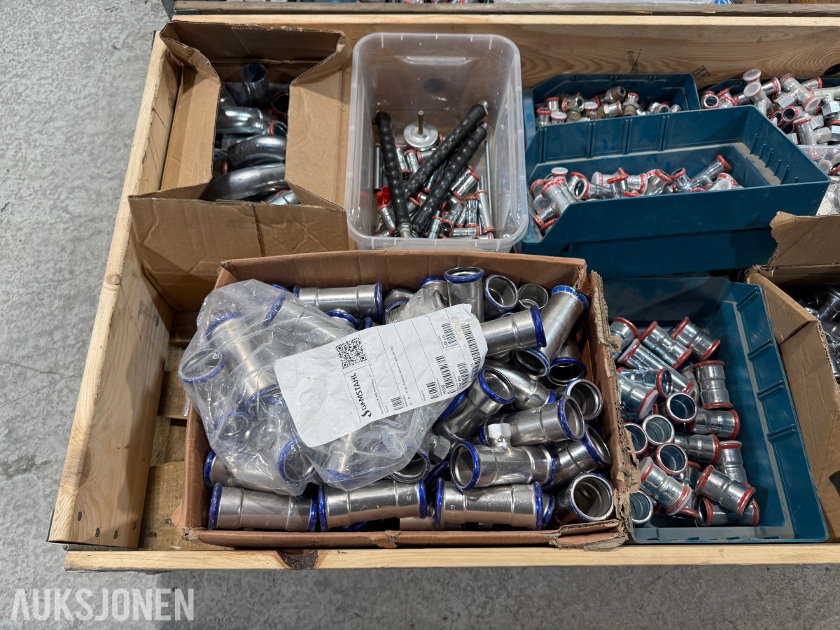 Parti med pressfittings og rørkoblinger