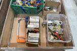 Parti med VVS-materiell, ventiler, rørdeler