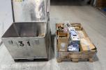 Parti VVS-materiell, rørdeler, koblinger og Zarges aluminiumskasser