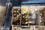 Parti VVS-materiell, rørdeler, koblinger og Zarges aluminiumskasser
