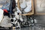 Parti VVS-materiell, rørdeler, koblinger og Zarges aluminiumskasser