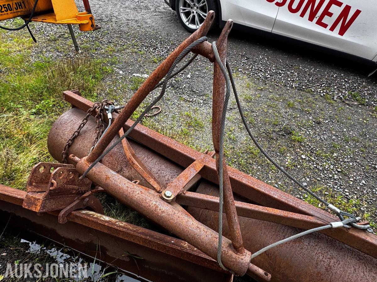Åkerrull med trepunktsfeste bredde ca 210 cm