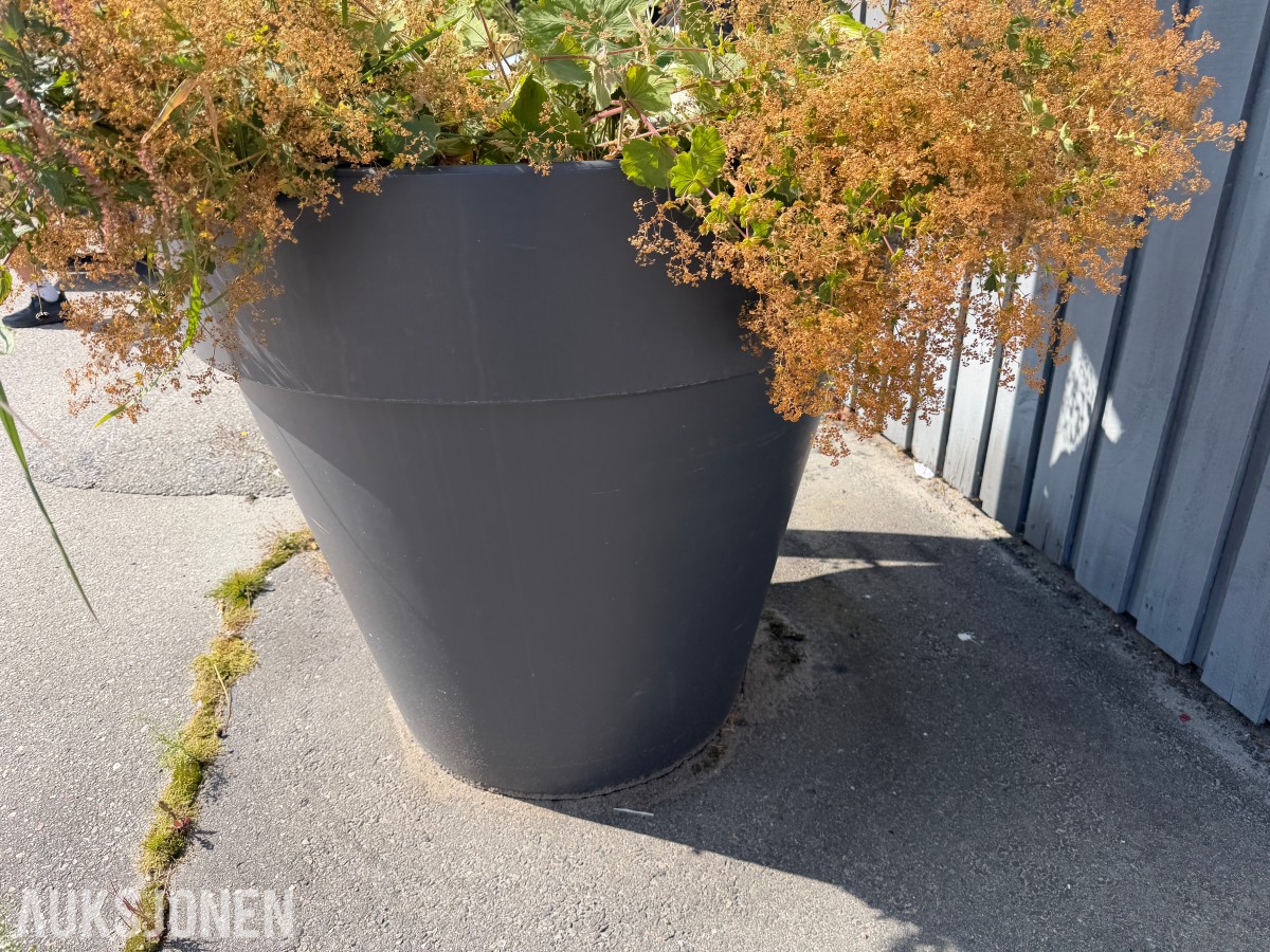 STOR PLANTEKASSE / BLOMSTERPOTTE I PLAST – CA 116 CM DIAMETER