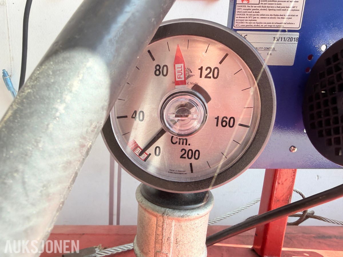 DIESELTANK MED ADAM PUMPS TECH FLOW 3C PUMPEANLEGG