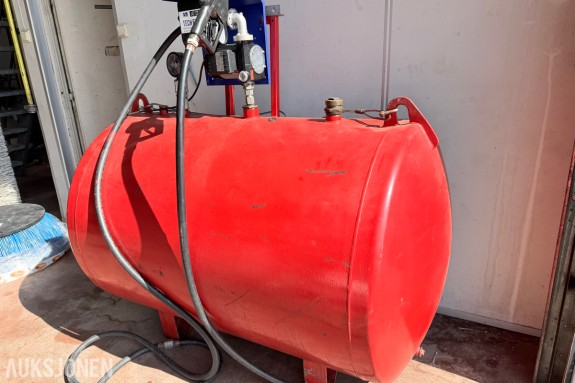 DIESELTANK MED ADAM PUMPS TECH FLOW 3C PUMPEANLEGG