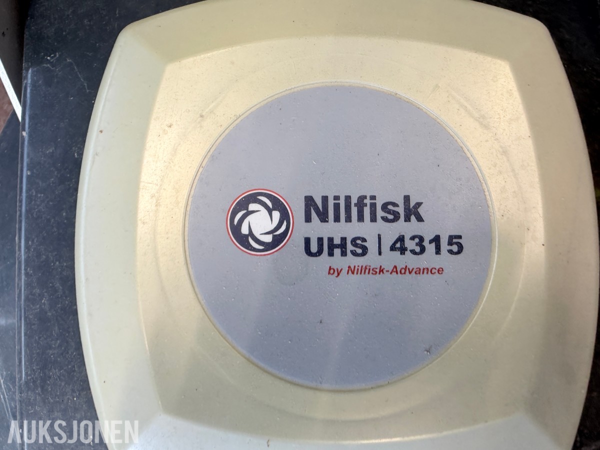 PARTI MED RENGJØRINGSMASKINER – NILFISK, TASKI, SEBO M.FL. + TILBEHØR
