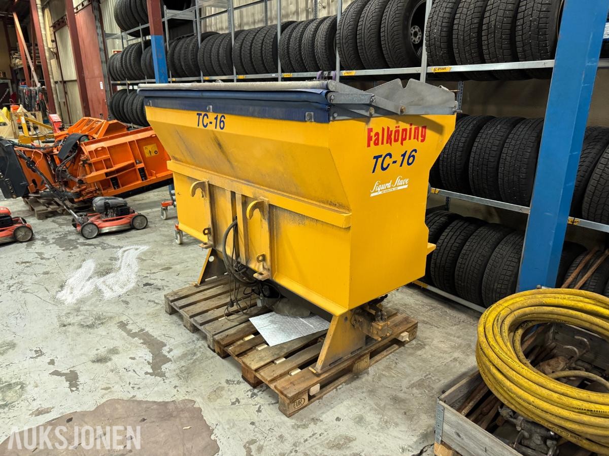 Falköping TC-16 - tallerkenspreder for traktor og hjullaster