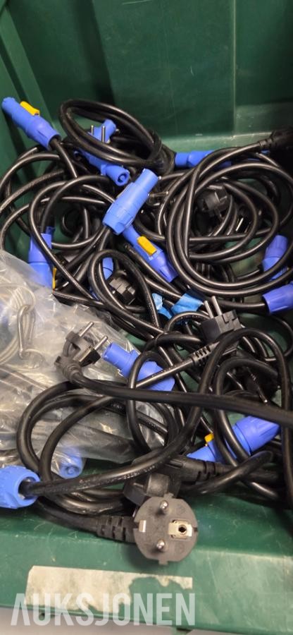 Diverse Plugg, Kabel, Rack, Installasjons matriel