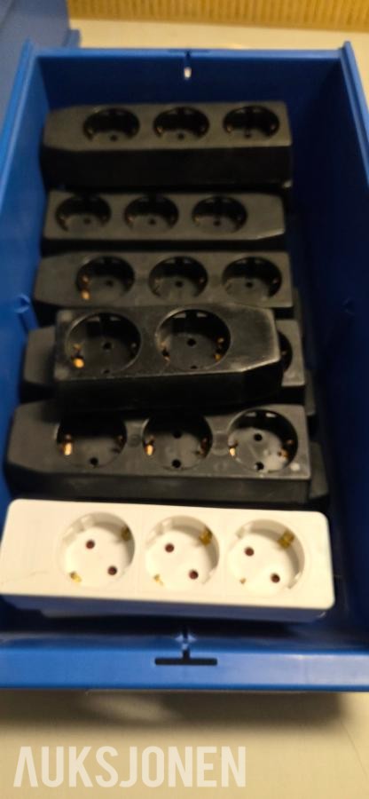 Diverse Plugg, Kabel, Rack, Installasjons matriel