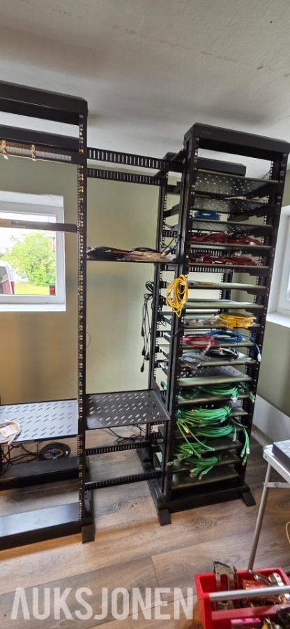Diverse Plugg, Kabel, Rack, Installasjons matriel