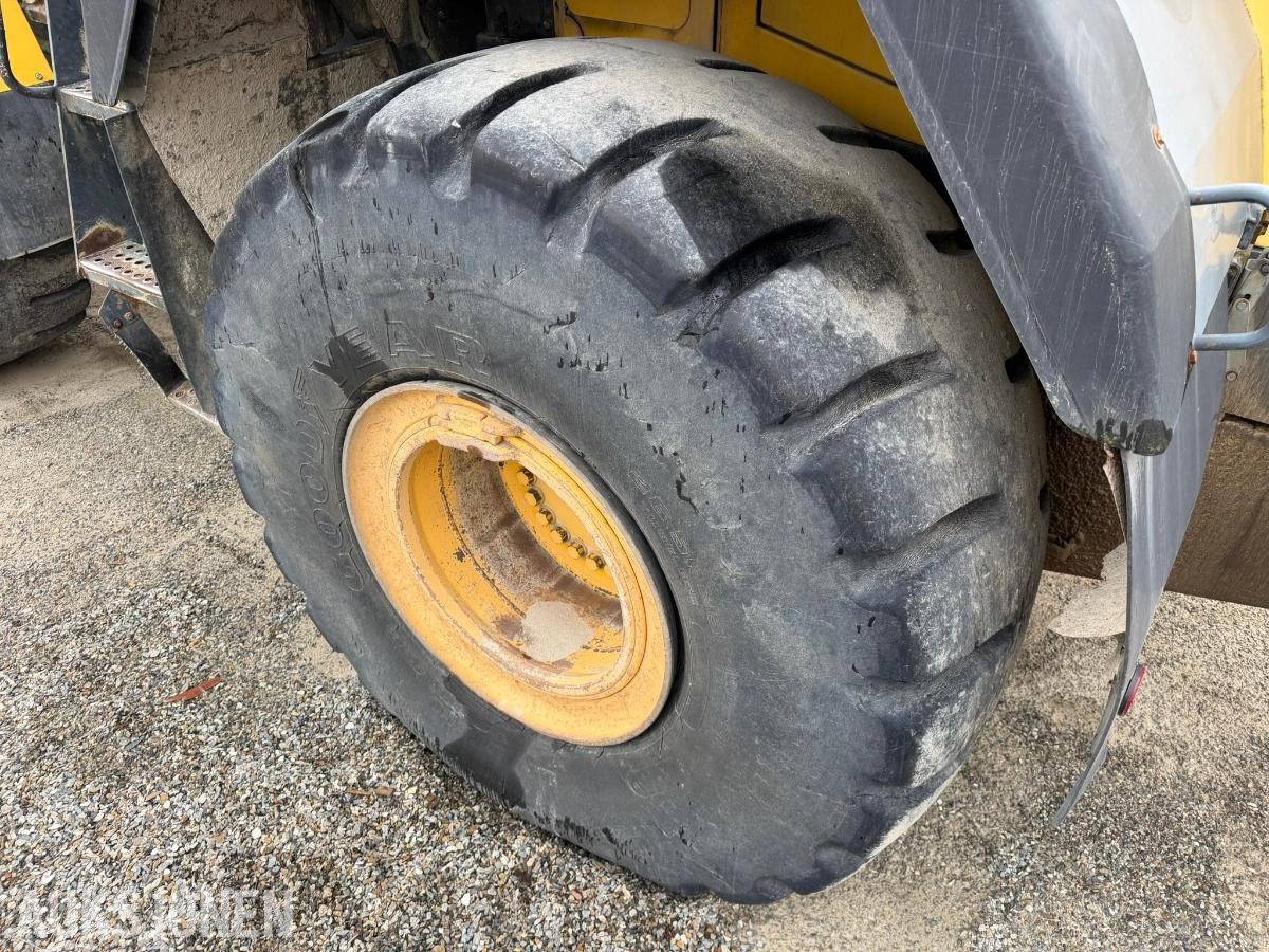 2004 Komatsu WA470-5H hjullaster
