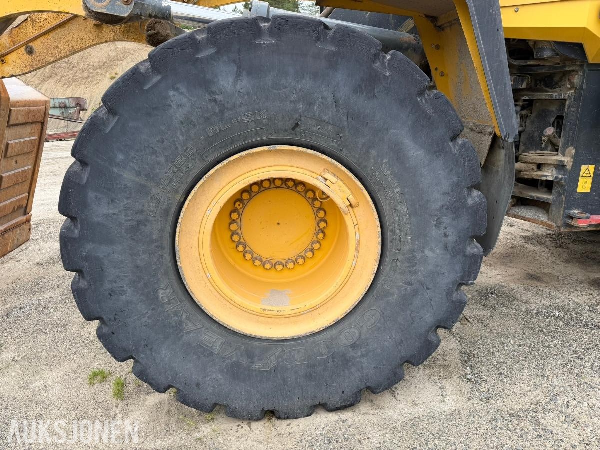 2004 Komatsu WA470-5H hjullaster