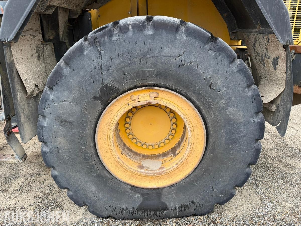2004 Komatsu WA470-5H hjullaster