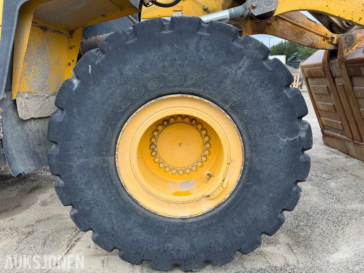 2004 Komatsu WA470-5H hjullaster