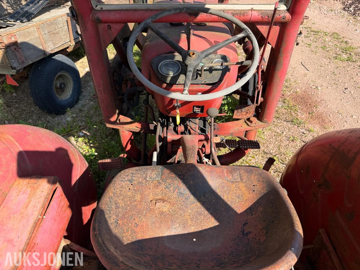 1975 Volvo 320D traktor