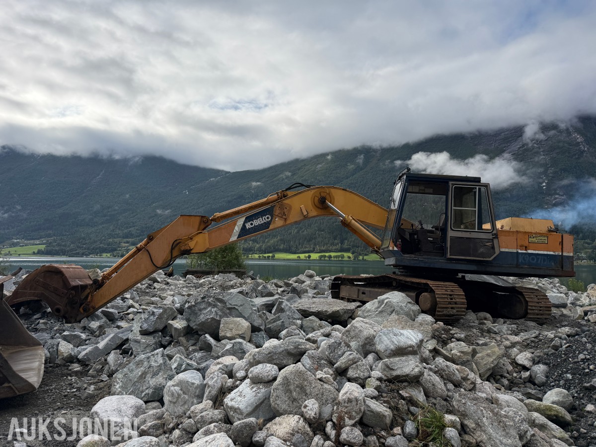 1987 Kobelco K907D - Gravemaskin + delemaskin