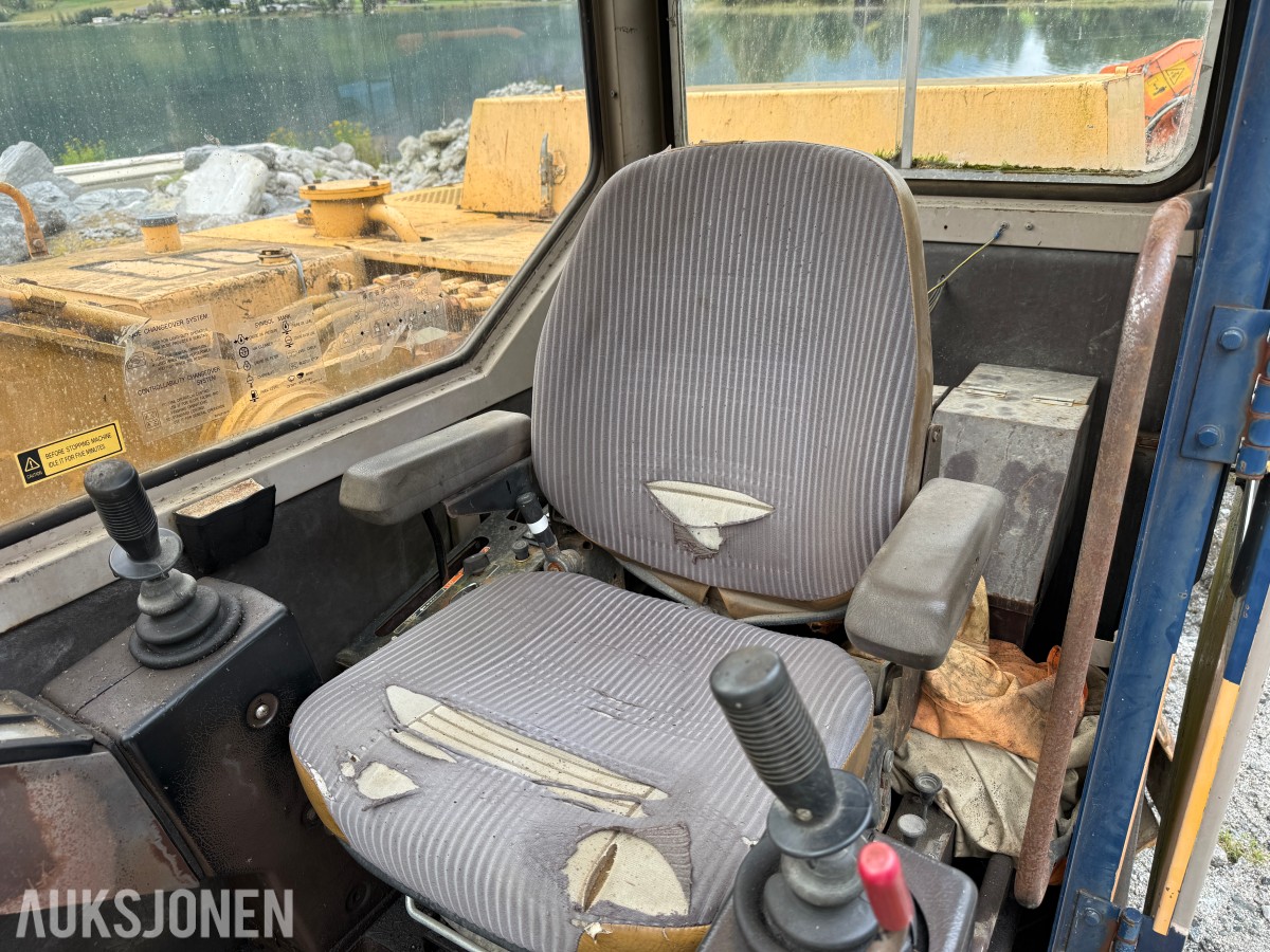 1987 Kobelco K907D - Gravemaskin + delemaskin
