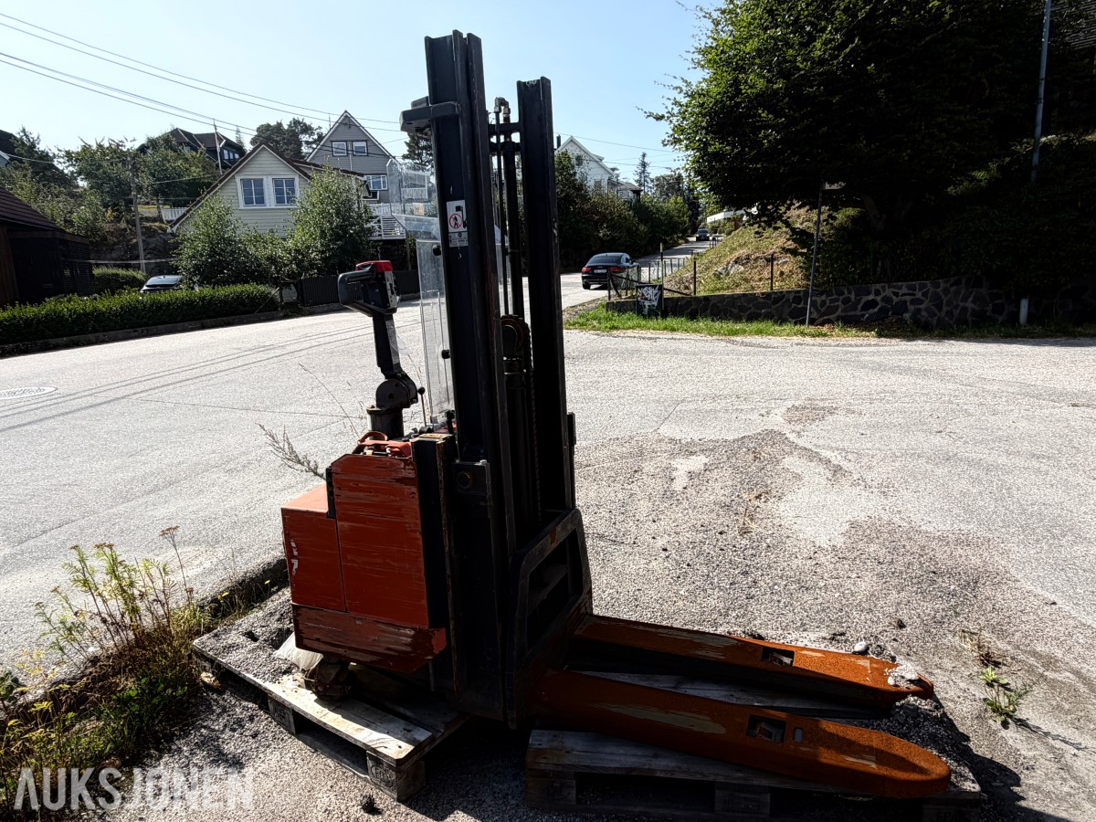 2003 BT LSF 1250/11 ELEKTRISK STABLER – 1 250 KG