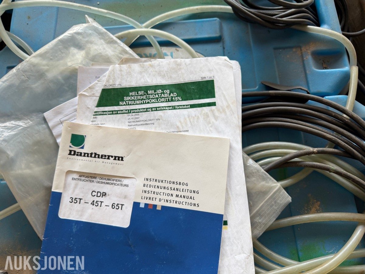 Pall med Dantherm avfuktere og tilbehør
