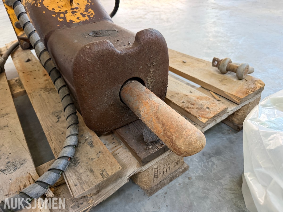 Volvo Pigghammer for gravemaskin