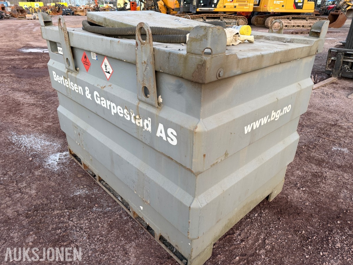 2014 dieseltank 1000 liter