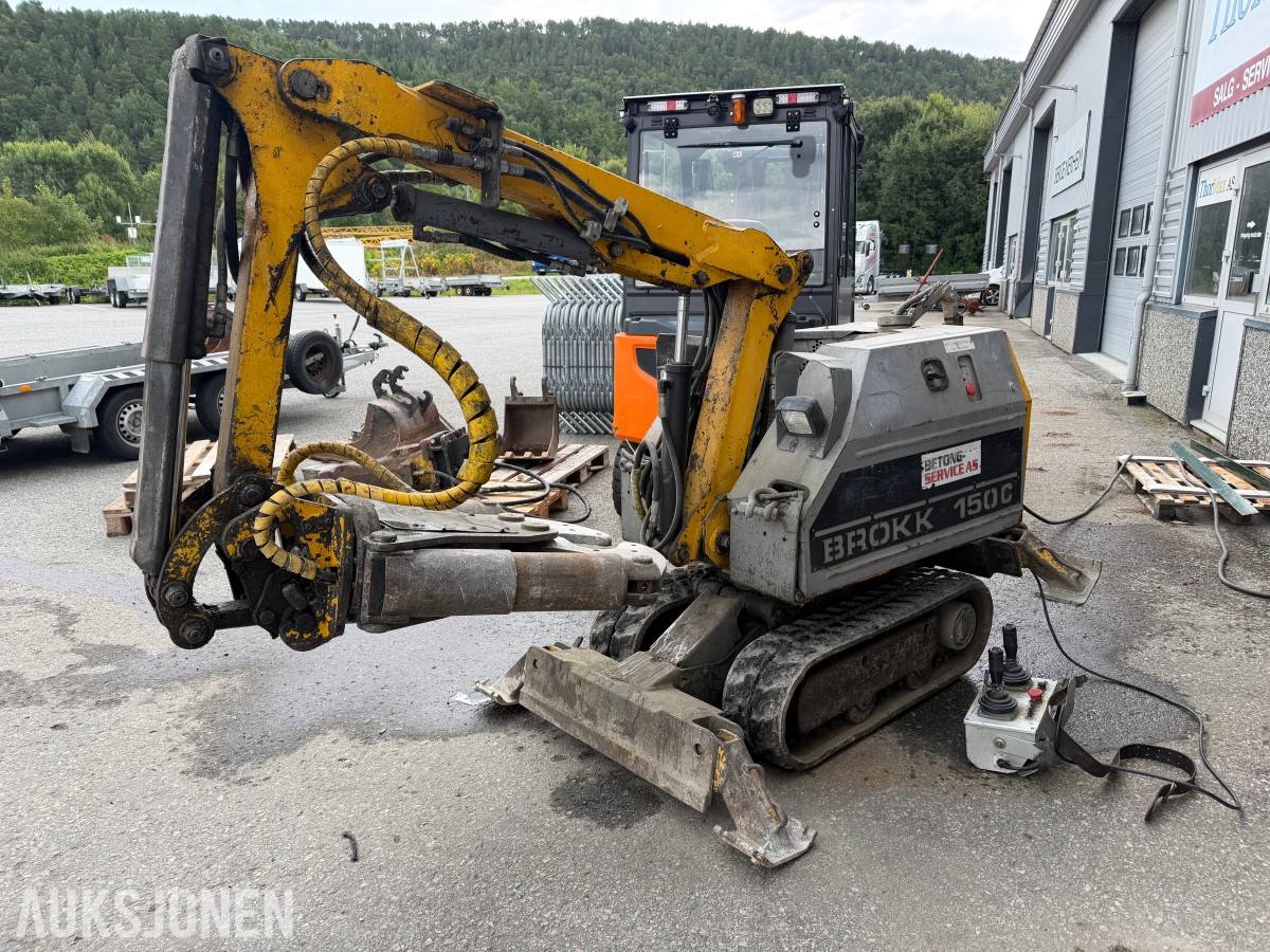 Rivningsrobot Brokk 150C med mye utstyr