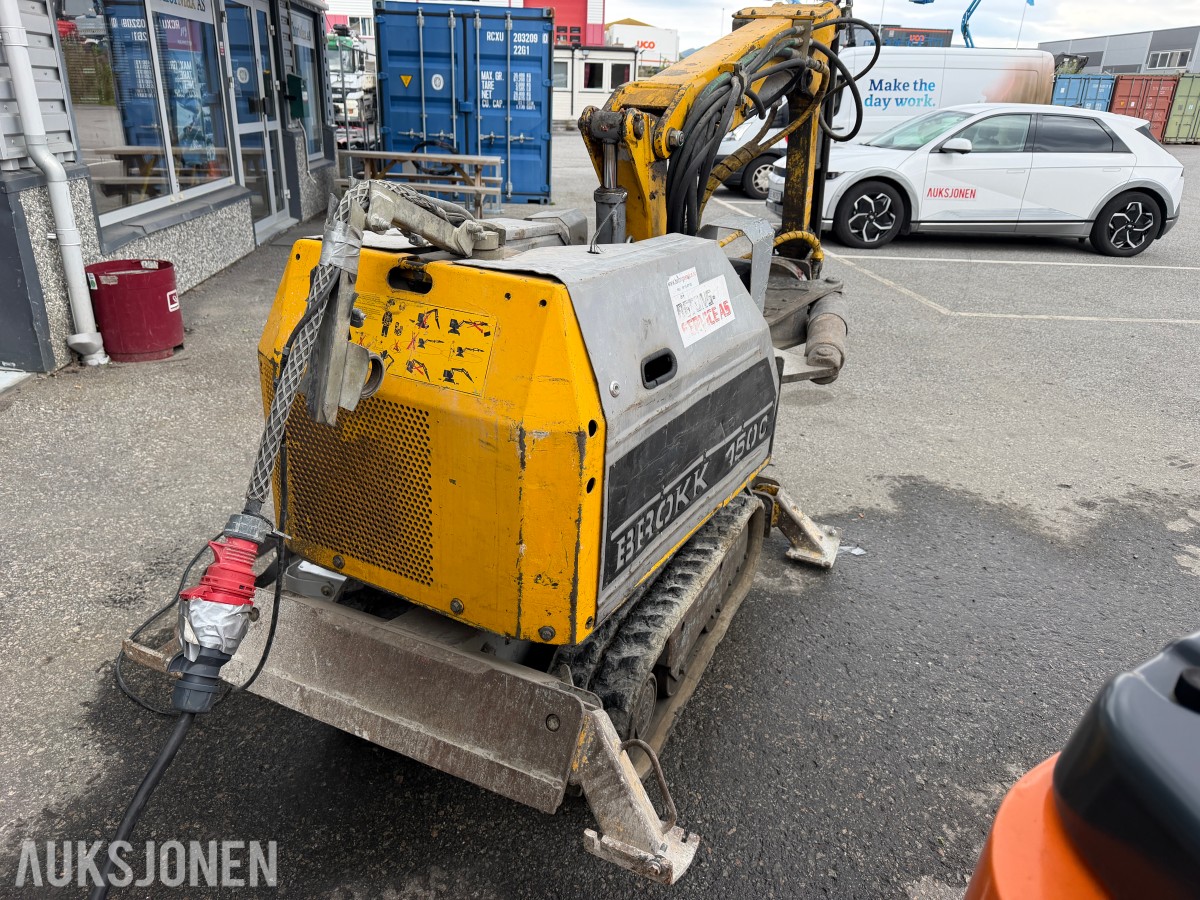 Rivningsrobot Brokk 150C med mye utstyr