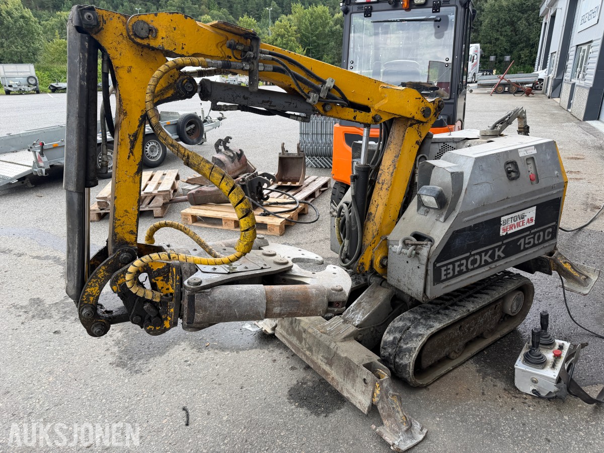 Rivningsrobot Brokk 150C med mye utstyr