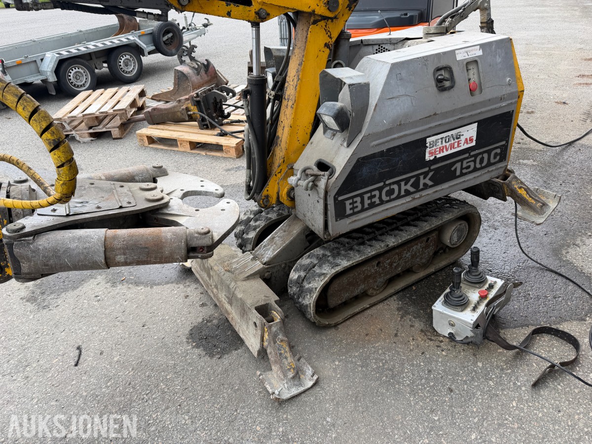 Rivningsrobot Brokk 150C med mye utstyr