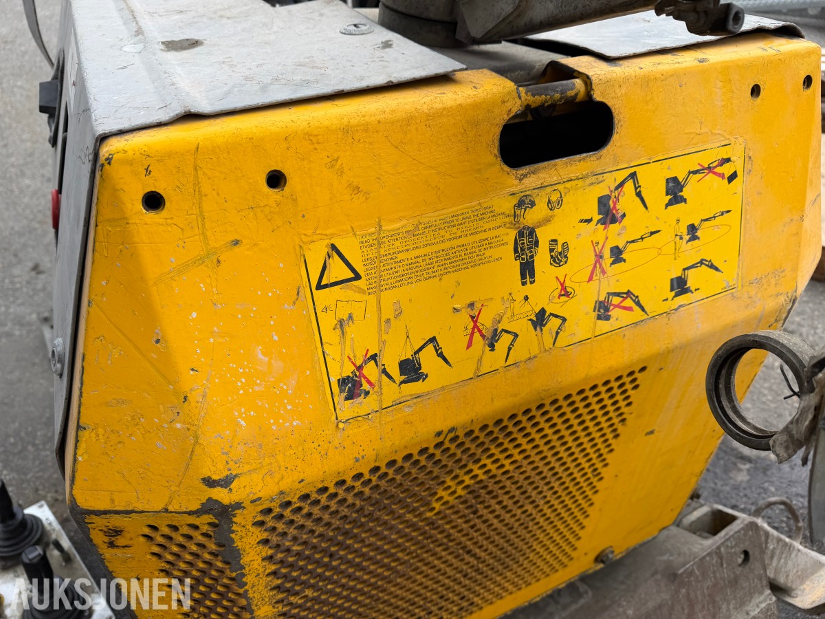 Rivningsrobot Brokk 150C med mye utstyr