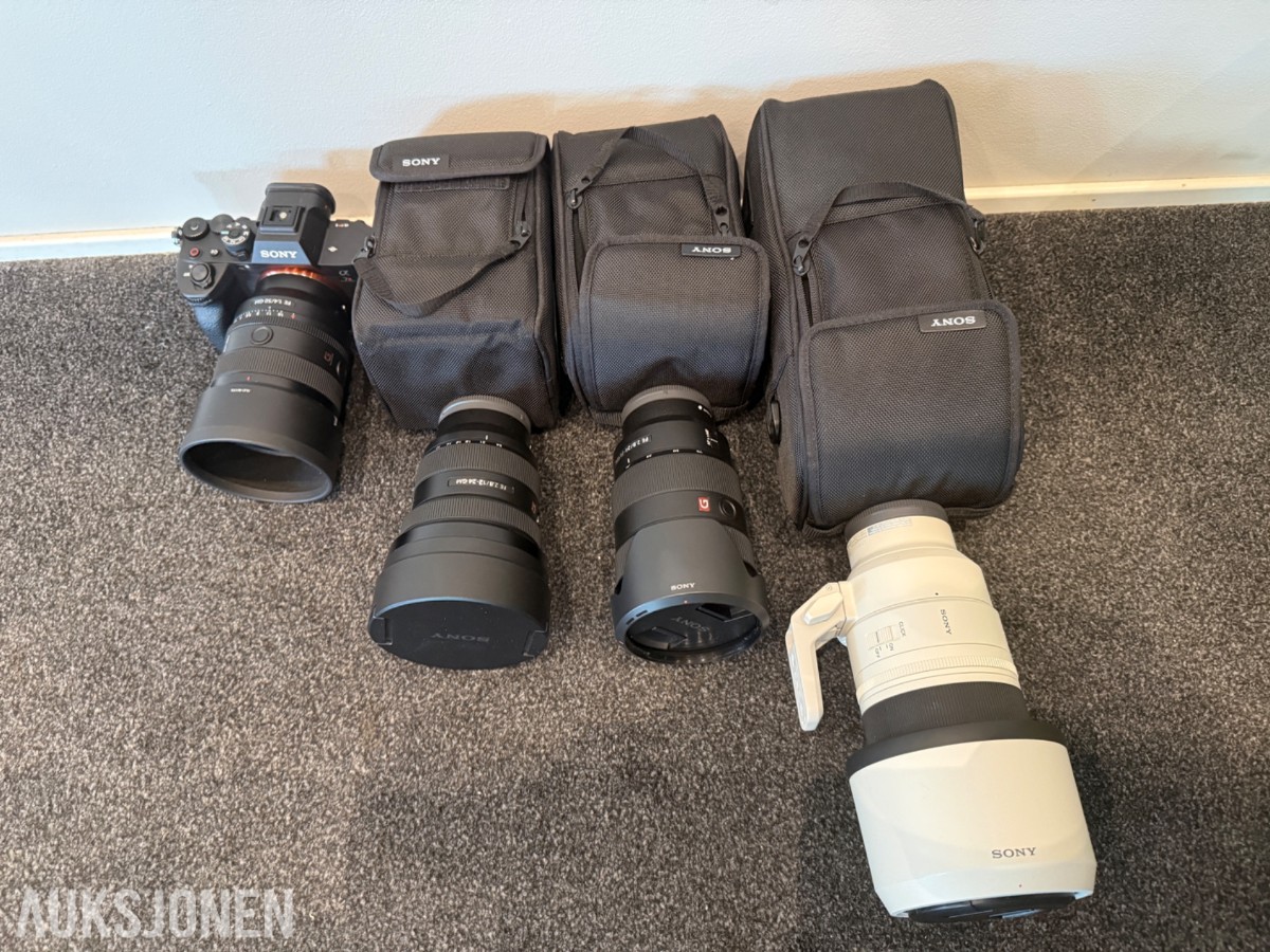 Sony α7R V kamerapakke med fire G Master-objektiver og kamerasekk